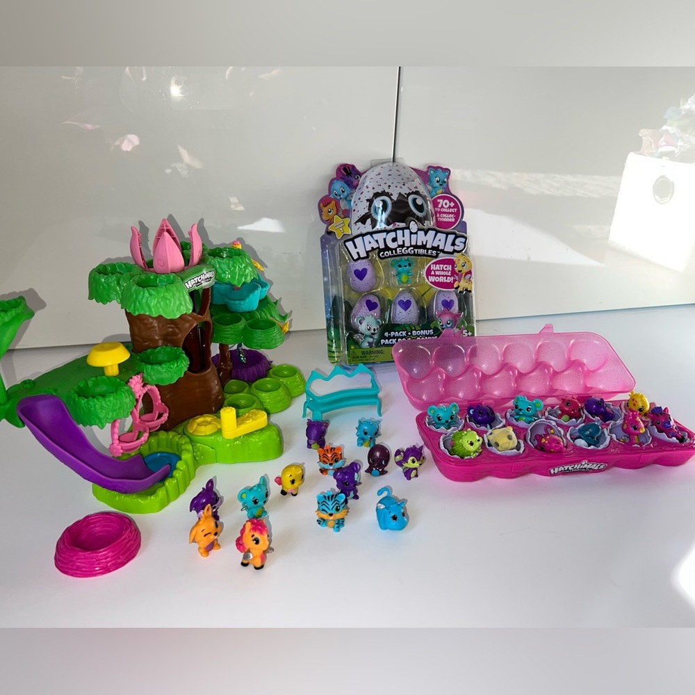 Hatchimals Colleggtibles - Lot of 30 Figures (5 in Unopened Box) + Playset